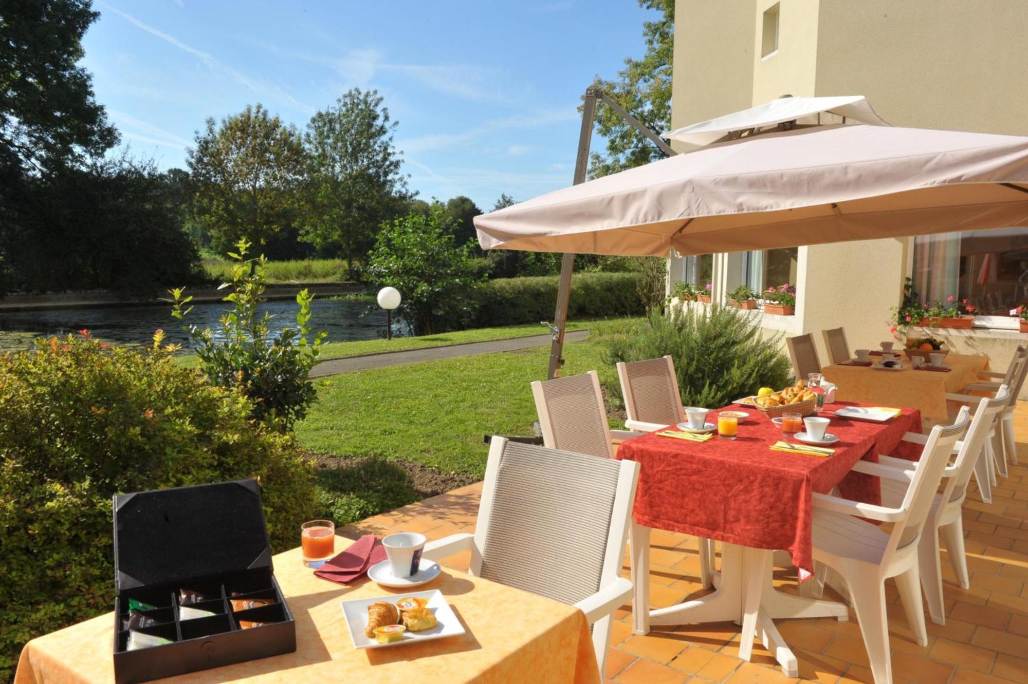 Logis Hotel Le Relais Du Moulin Valencay Bagian luar foto