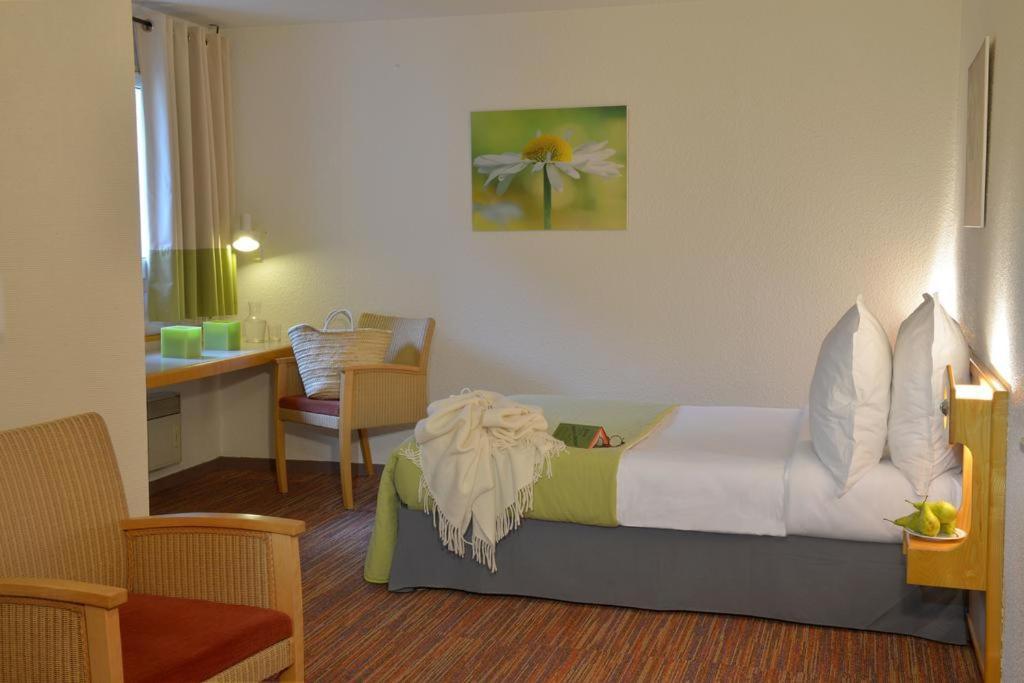Logis Hotel Le Relais Du Moulin Valencay Bagian luar foto
