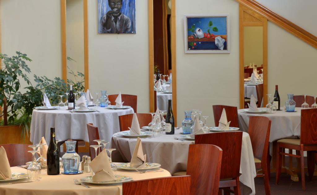 Logis Hotel Le Relais Du Moulin Valencay Bagian luar foto