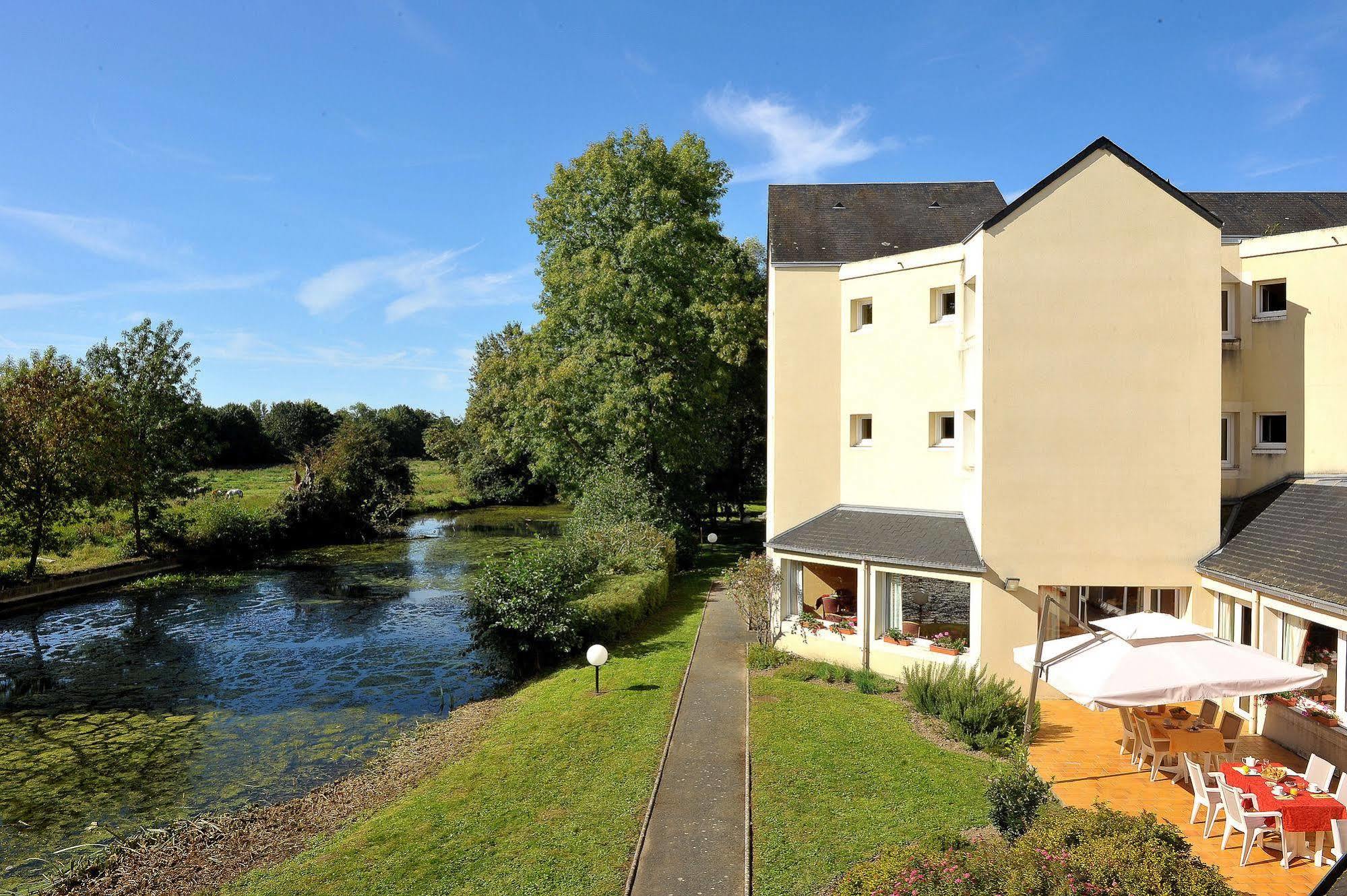 Logis Hotel Le Relais Du Moulin Valencay Bagian luar foto