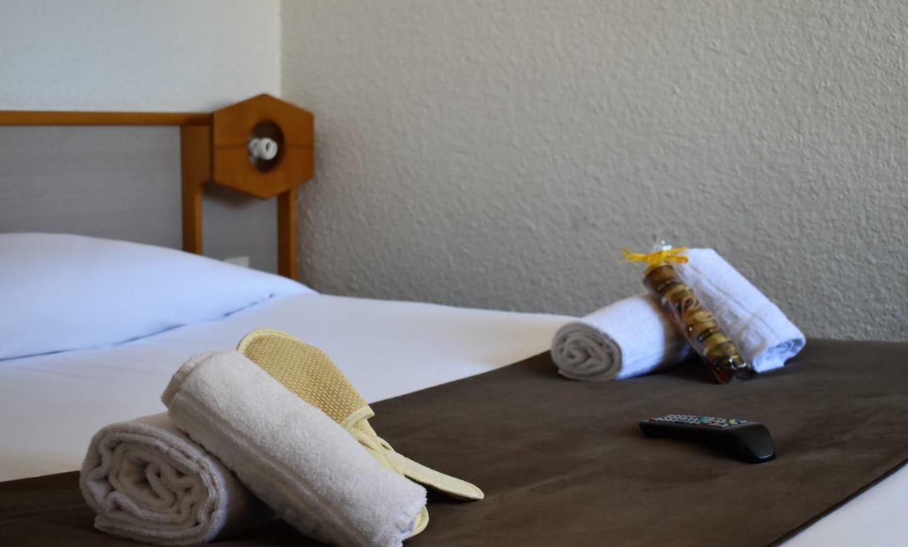 Logis Hotel Le Relais Du Moulin Valencay Bagian luar foto